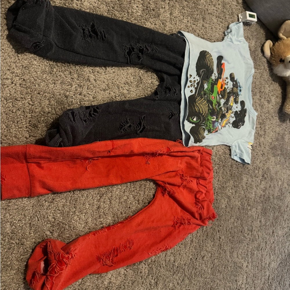 Assorted Clothing Collection - Picture 4 of 10